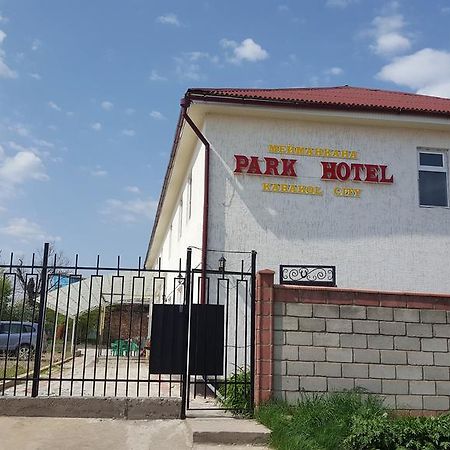 Park Hotel&Hostel Karakol Extérieur photo