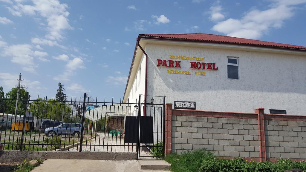 Park Hotel&Hostel Karakol Extérieur photo