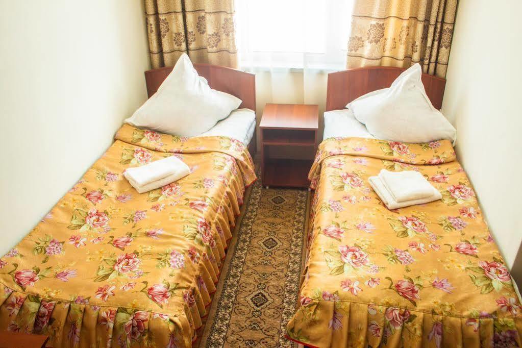 Park Hotel&Hostel Karakol Extérieur photo