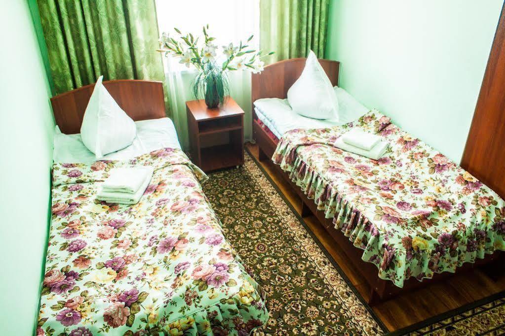 Park Hotel&Hostel Karakol Extérieur photo