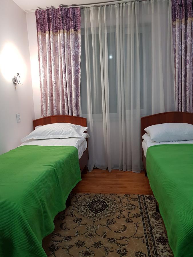 Park Hotel&Hostel Karakol Extérieur photo